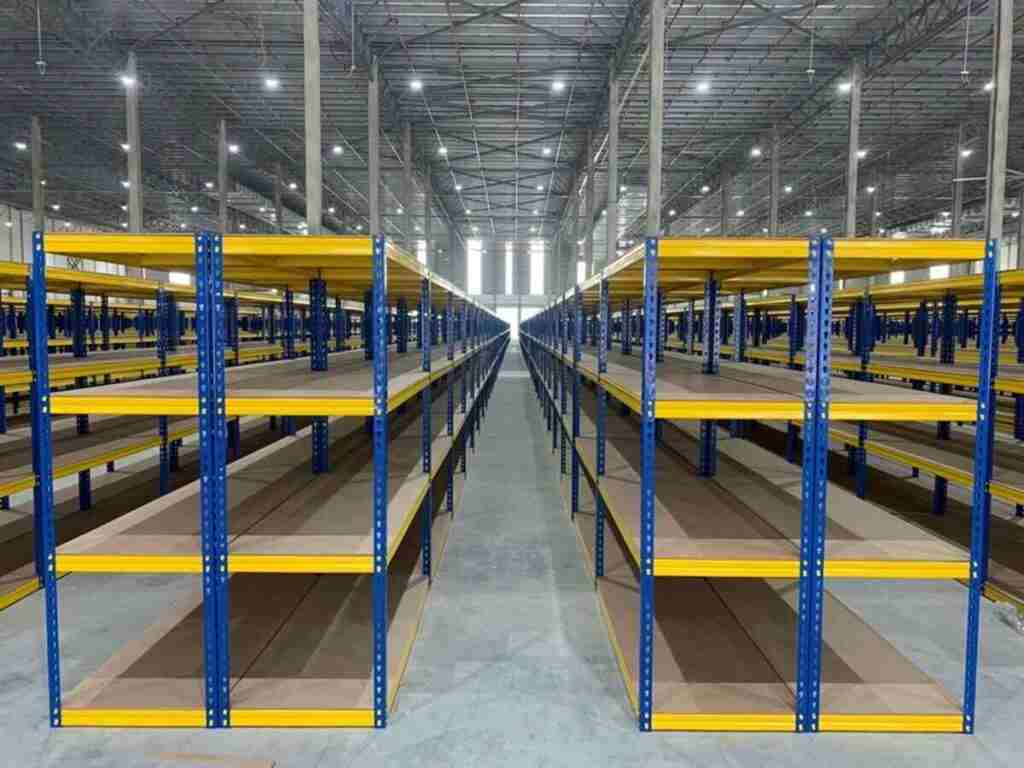 EMT Systems is very good in making boltless racking system in Malaysia.